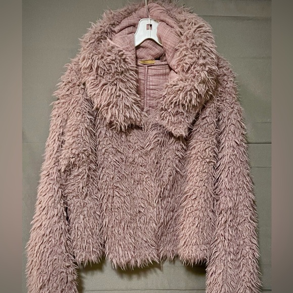 Soft & Cozy FREE PEOPLE Super Shag Hooded Coat Size M $158 - Picture 3 of 5